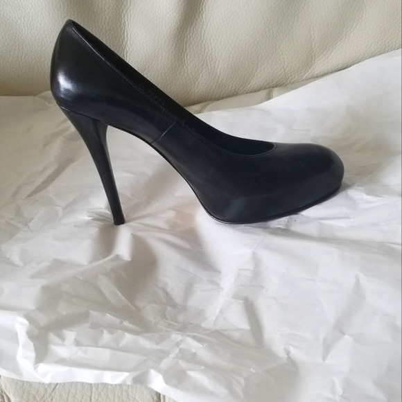 Stuart Weitzman Black Leather Heels - Picture 1 of 5